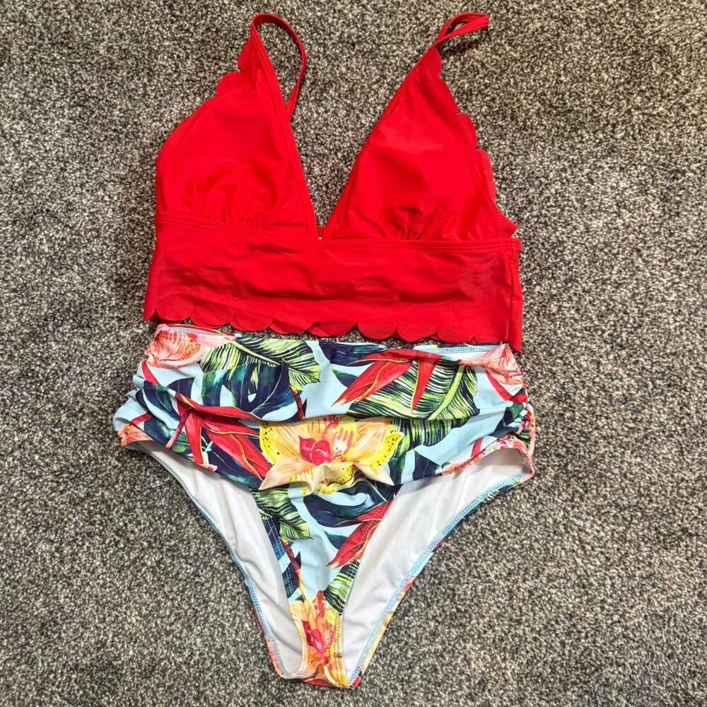Pat Pat 2-piece swimsuit - New - red & floral design